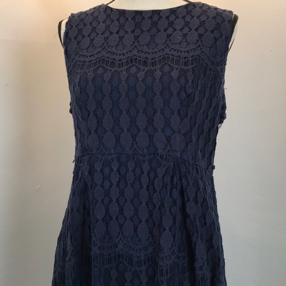 Navy blue, lace, high-low dress - Picture 3 of 3